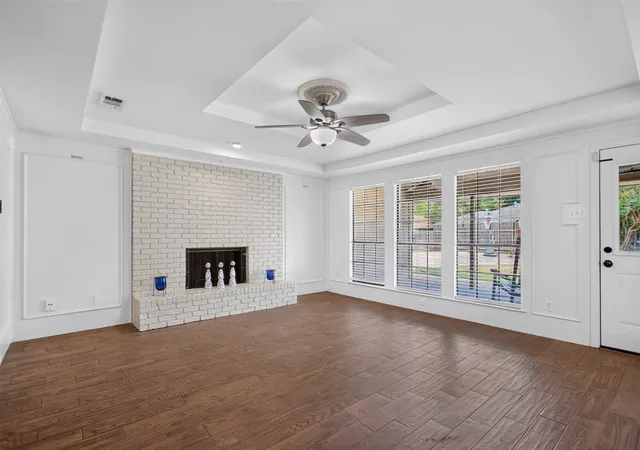 Photo 3 of Single family home for sale at 917 Francis St, Lancaster, TX 75146 | MLS# 21363406 | Listing updated on 2026-09-14