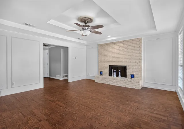 Photo 4 of Single family home for sale at 917 Francis St, Lancaster, TX 75146 | MLS# 21363406 | Listing updated on 2026-09-14