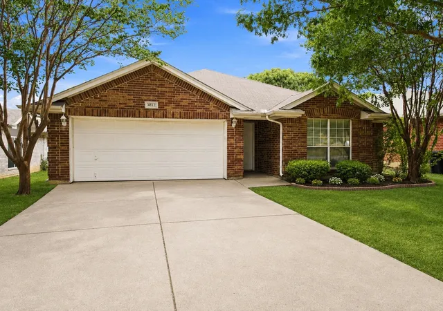 Photo 1 of Sale Pending at 4812 Stetson Dr S, Fort Worth, TX 76244 | MLS# 21363089 | Listing updated on 2026-09-14