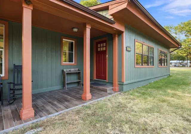 Photo 4 of Single family home for sale at 1027 Paradise Cove Rd, Pottsboro, TX 75076 | MLS# 21369277 | Listing updated on 2026-09-12