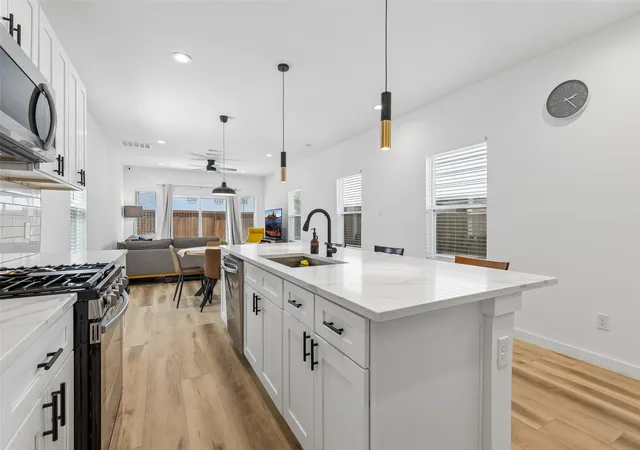 Photo 3 of Single family home for sale at 2225 Bethurum Ave, Dallas, TX 75215 | MLS# 21368121 | Listing updated on 2026-09-08