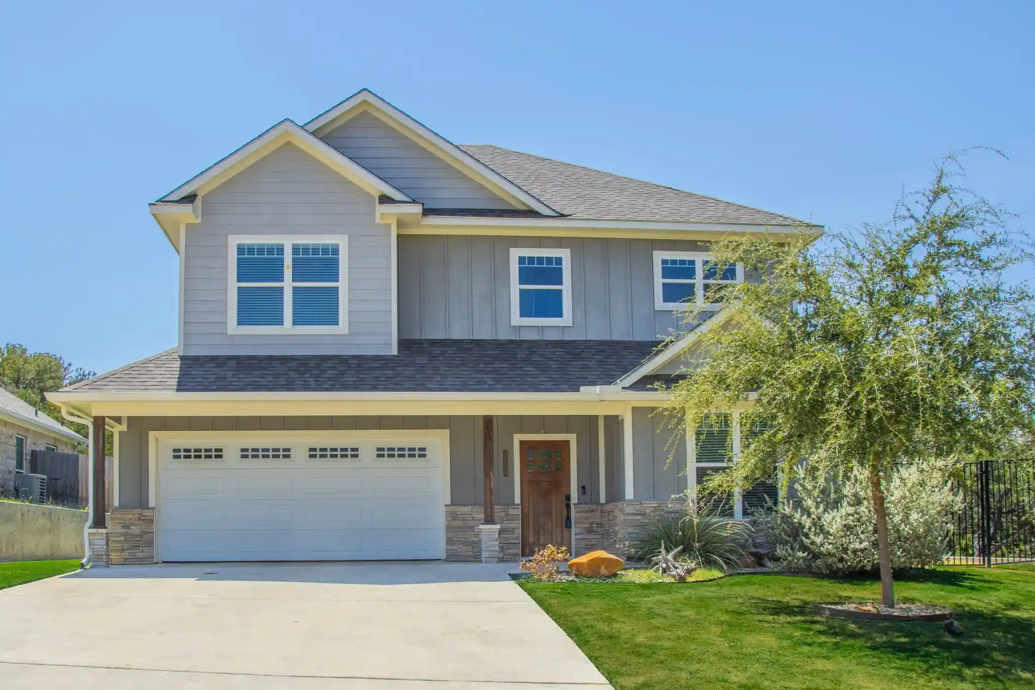 Single family home for sale at 1300 Sleepy Hollow Rd, Woodway, TX 76712 | MLS# 21369913