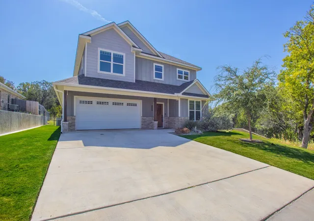 Photo 2 of Single family home for sale at 1300 Sleepy Hollow Rd, Woodway, TX 76712 | MLS# 21369913 | Listing updated on 2026-09-30