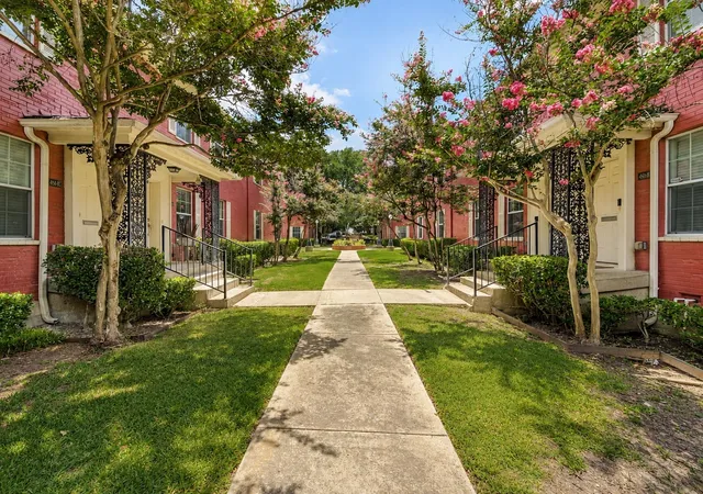 Photo 3 of Condo for sale at 4814 Bradford Dr #4814B, Dallas, TX 75219 | MLS# 21369930 | Listing updated on 2026-09-08