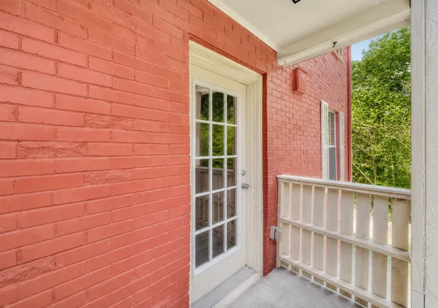 Listing Photo 5 - Condo for sale in building located at 4814 Bradford Dr, Dallas, TX 75219 - Unit #4814B