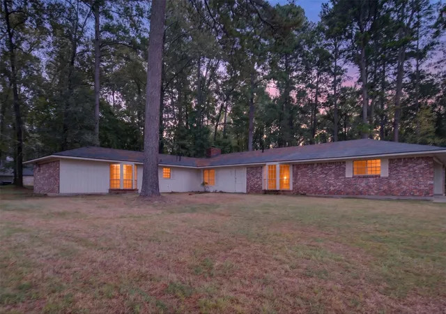 Photo 1 of Single family home for sale at 475 Jann Dr, Shreveport, LA 71106 | MLS# 21364970 | Listing updated on 2026-09-06