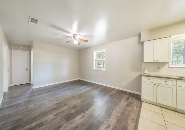 Photo 2 of Single family home for sale at 4646 Ridgepoint Dr, Dallas, TX 75211 | MLS# 21369992 | Listing updated on 2026-09-15