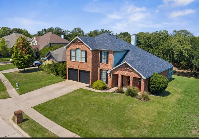 Photo 1 of Single family home for sale at 409 Springtree Rd, Lake Dallas, TX 75065 | MLS# 21362439 | Listing updated on 2026-09-30