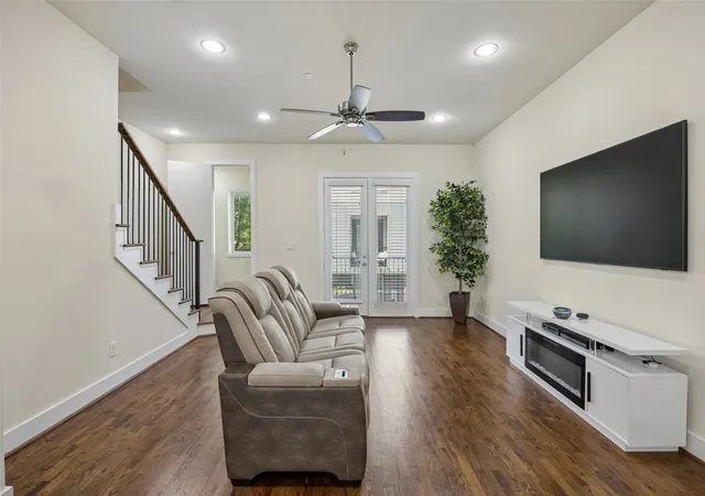 Photo 3 of Townhouse for sale at 4211 Rawlins St #252, Dallas, TX 75219 | MLS# 21369217 | Listing updated on 2026-10-19
