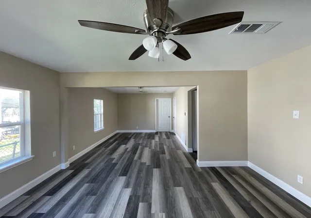 Photo 2 of Single family home for sale at 607 Mckenzie Ave, Hillsboro, TX 76645 | MLS# 21341005 | Listing updated on 2026-09-14