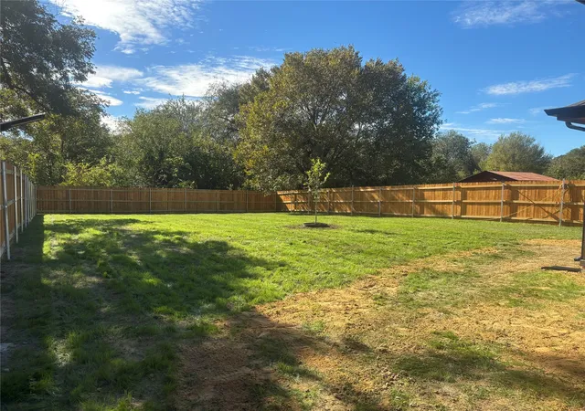 Photo 2 of Single family home for sale at Tbd N 33Rd St, Corsicana, TX 75110 | MLS# 21369975 | Listing updated on 2026-10-20