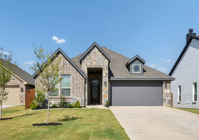 Photo 1 of Single family home for sale at 609 Pawprint Holw, Godley, TX 76044 | MLS# 21367916 | Listing updated on 2026-09-28