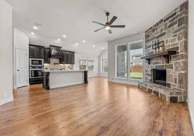 Photo 2 of Single family home for sale at 609 Pawprint Holw, Godley, TX 76044 | MLS# 21367916 | Listing updated on 2026-09-28