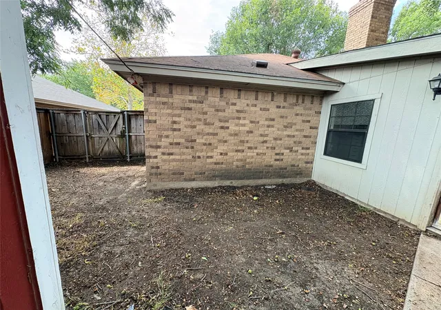 Photo 4 of Single family home for sale at 1908 Berrybrook Dr, Fort Worth, TX 76134 | MLS# 21369624 | Listing updated on 2026-09-10