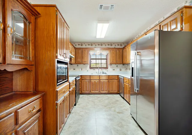 Photo 4 of Single family home for sale at 537 Farm Road 2820, Sumner, TX 75486 | MLS# 21369025 | Listing updated on 2026-09-09