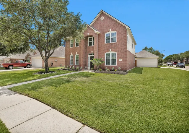Photo 2 of Single family home for sale at 17711 Memorial Springs Dr, Tomball, TX 77375 | MLS# 21370179 | Listing updated on 2026-10-05