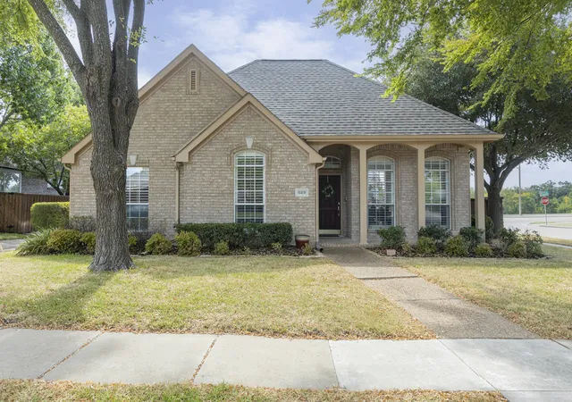 Photo 2 of Sale Pending at 529 Colgate Dr, Allen, TX 75013 | MLS# 21369058 | Listing updated on 2026-09-10