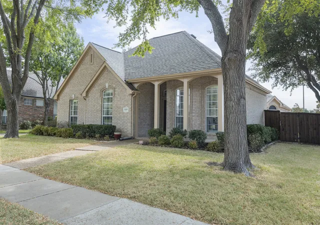 Photo 3 of Sale Pending at 529 Colgate Dr, Allen, TX 75013 | MLS# 21369058 | Listing updated on 2026-09-10