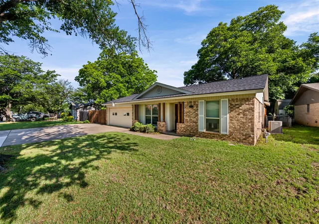 Photo 2 of Single family home for sale at 7521 Susan Ct, North Richland Hills, TX 76180 | MLS# 21370254 | Listing updated on 2026-09-13