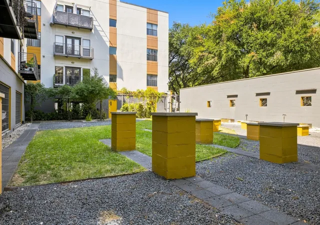 Listing Photo 4 - Condo for sale in building located at 4108 Office Pkwy, Dallas, TX 75204 - Unit #124