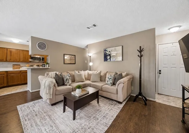 Photo 3 of Sale Pending at 1200 Harwell Dr #1914, Arlington, TX 76011 | MLS# 21346194 | Listing updated on 2026-09-22