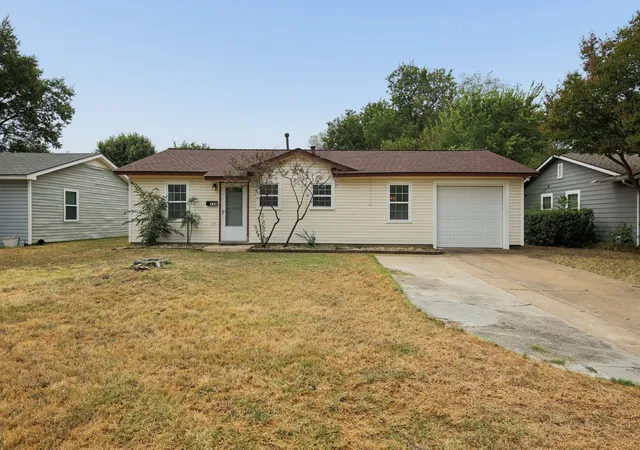 Photo 1 of Single family home for sale at 117 Tarrant Dr, Euless, TX 76039 | MLS# 21370386 | Listing updated on 2026-09-10