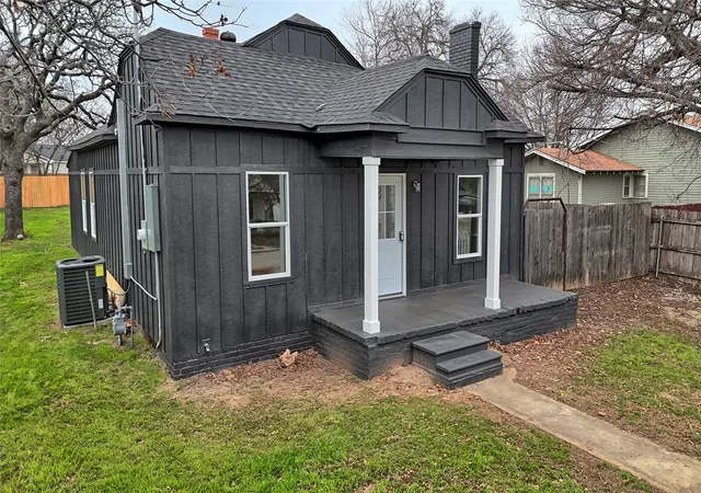 Photo 2 of Sale Pending at 307 Fannin St, Nocona, TX 76255 | MLS# 21369508 | Listing updated on 2026-09-07