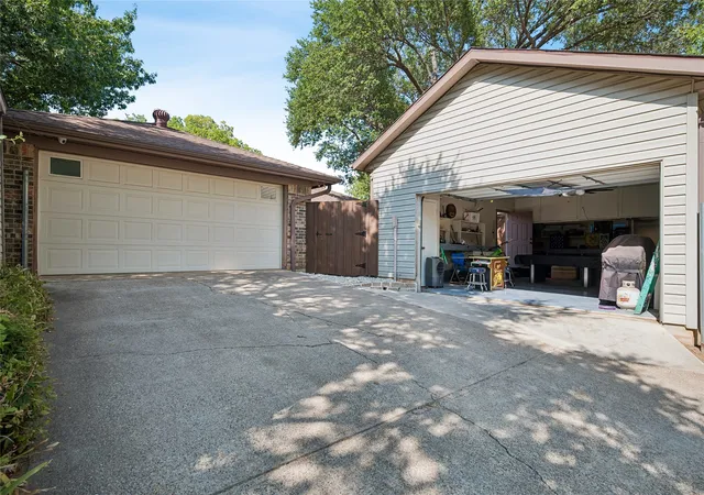 Photo 3 of Single family home for sale at 1105 Wood Creek Cir, Flower Mound, TX 75028 | MLS# 21369476 | Listing updated on 2026-10-04