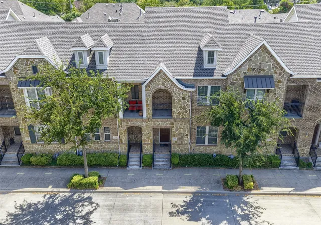 Photo 2 of Townhouse for sale at 743 Matthew Pl, Richardson, TX 75081 | MLS# 21370349 | Listing updated on 2026-09-13