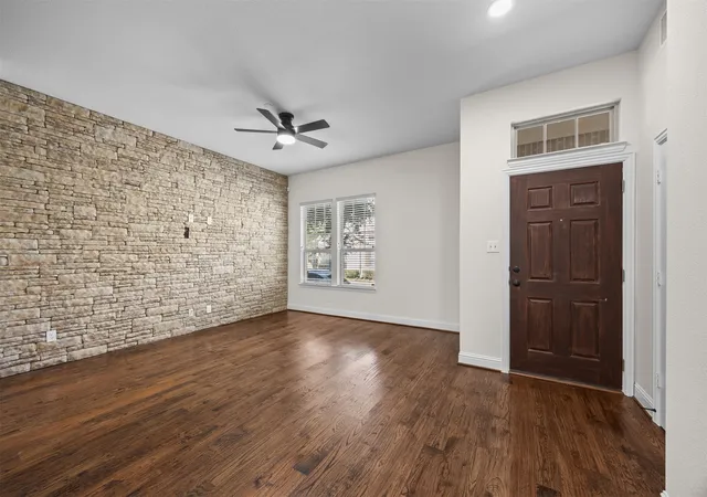 Photo 4 of Townhouse for sale at 743 Matthew Pl, Richardson, TX 75081 | MLS# 21370349 | Listing updated on 2026-10-02