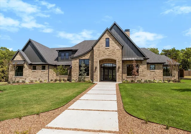 Photo 2 of Single family home for sale at 1602 Mariah Ct, Heath, TX 75032 | MLS# 21369908 | Listing updated on 2026-09-13