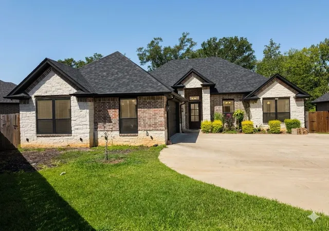 Photo 2 of Single family home for sale at 11034 Oak Springs Cvs, Tyler, TX 75703 | MLS# 21364422 | Listing updated on 2026-09-25