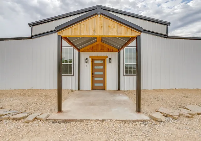 Photo 2 of Single family home for sale at 1011 Carsyn Creek Rd, Weatherford, TX 76087 | MLS# 21370100 | Listing updated on 2026-10-03