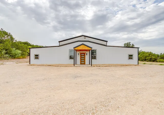 Photo 3 of Single family home for sale at 1011 Carsyn Creek Rd, Weatherford, TX 76087 | MLS# 21370100 | Listing updated on 2026-10-03