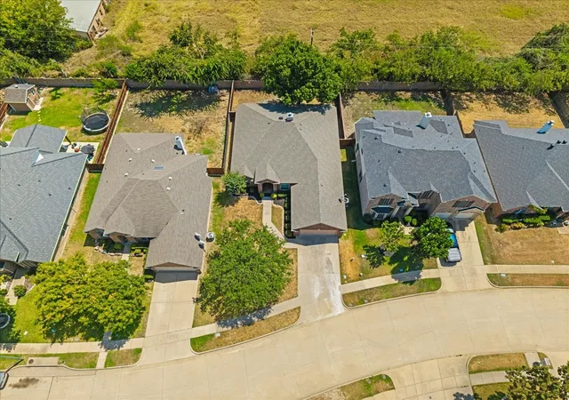 Photo 4 of Sale Pending at 5907 Lantern Ln, Grand Prairie, TX 75052 | MLS# 21367610 | Listing updated on 2026-09-09
