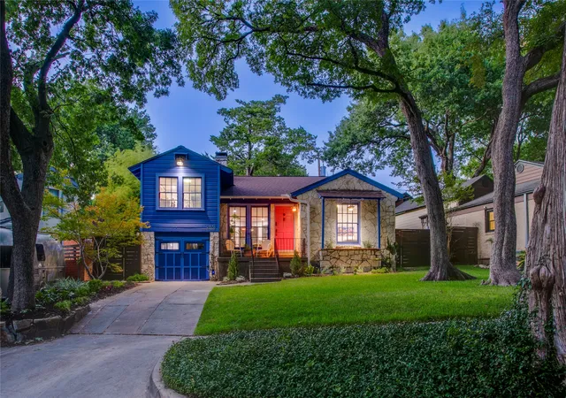 Photo 3 of Single family home for sale at 2831 Duval Dr, Dallas, TX 75211 | MLS# 21370016 | Listing updated on 2026-09-12