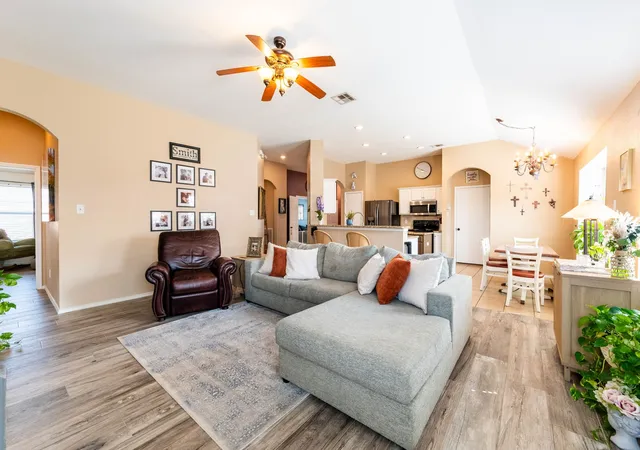 Photo 3 of Single family home for sale at 204 Cookston Ln, Royse City, TX 75189 | MLS# 21370535 | Listing updated on 2026-09-30