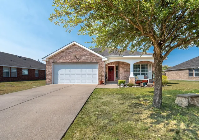 Photo 1 of Single family home for sale at 204 Cookston Ln, Royse City, TX 75189 | MLS# 21370535 | Listing updated on 2026-09-12