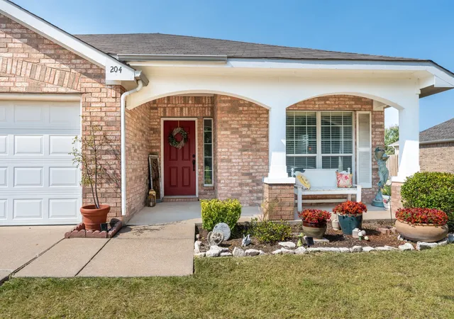 Photo 3 of Single family home for sale at 204 Cookston Ln, Royse City, TX 75189 | MLS# 21370535 | Listing updated on 2026-09-12