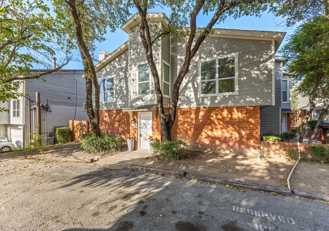 Photo 2 of Condo for sale at 6738 Eastridge Dr #106, Dallas, TX 75231 | MLS# 21370015 | Listing updated on 2026-09-14