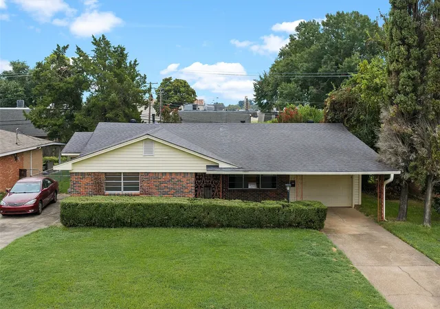 Photo 2 of Single family home for sale at 1217 Georgia St, Shreveport, LA 71104 | MLS# 21370549 | Listing updated on 2026-09-10