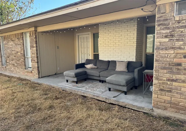 Photo 12 of Single family home for sale at 428 River Oaks Ln, Richardson, TX 75081 | MLS# 21370557 | Listing updated on 2026-09-19