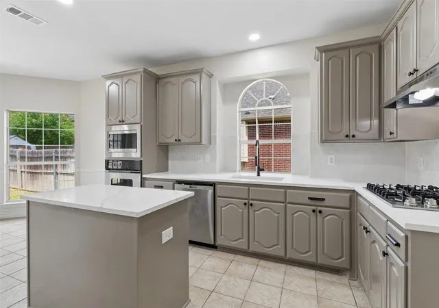 Photo 2 of Single family home for sale at 11501 Pheasant Creek Dr, Fort Worth, TX 76244 | MLS# 21370517 | Listing updated on 2026-09-12