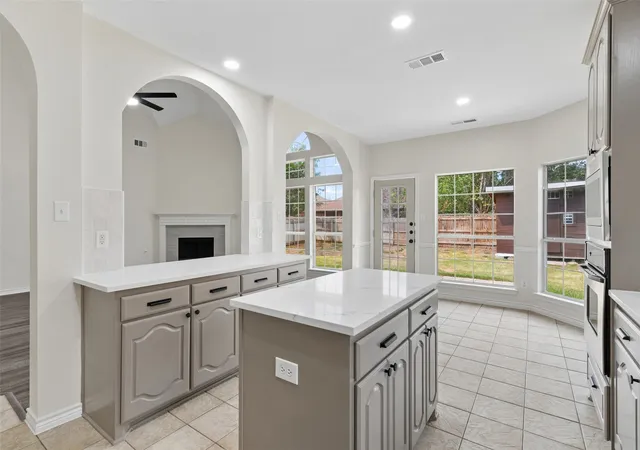 Photo 3 of Single family home for sale at 11501 Pheasant Creek Dr, Fort Worth, TX 76244 | MLS# 21370517 | Listing updated on 2026-09-12