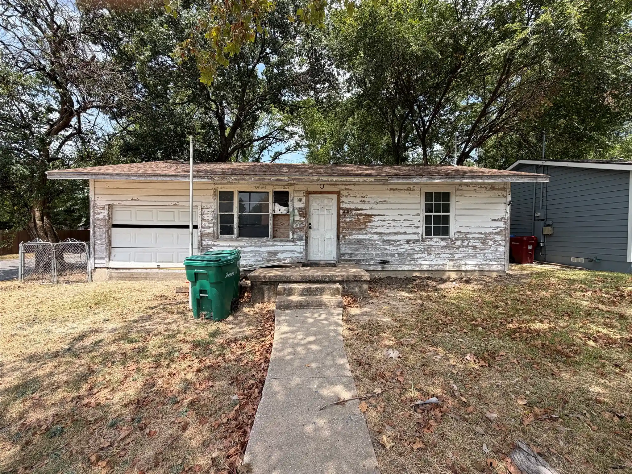 Single family home for sale at 327 W Hester St, Sherman, TX 75090 | MLS# 21370563