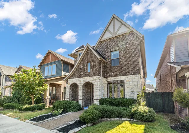 Photo 2 of Single family home for sale at 4506 Spanish Indigo Ln, Arlington, TX 76005 | MLS# 21368784 | Listing updated on 2026-10-07