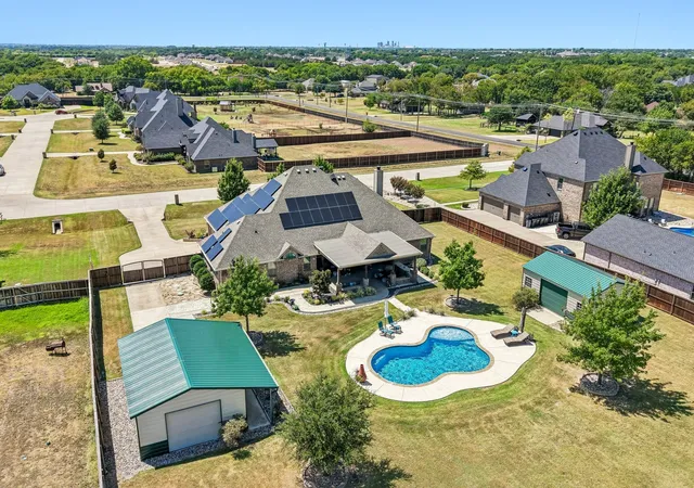 Photo 1 of Sale Pending at 620 Cross Creek Dr, Waxahachie, TX 75167 | MLS# 21369285 | Listing updated on 2026-09-09