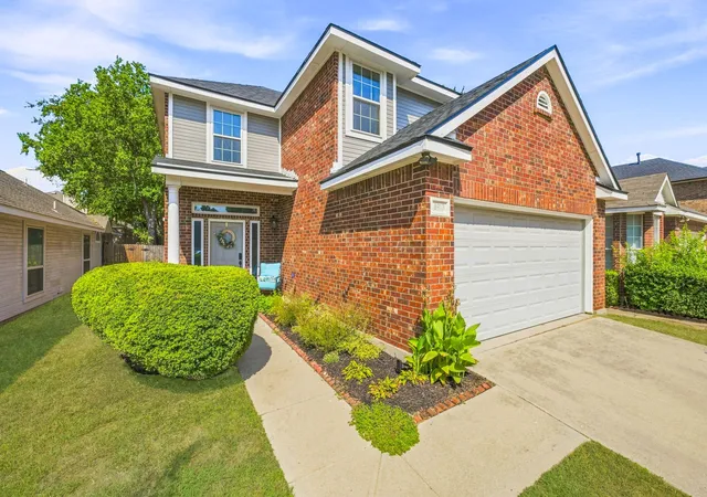 Photo 1 of Sale Pending at 6913 Chaco Trl, Fort Worth, TX 76137 | MLS# 21370591 | Listing updated on 2026-09-11