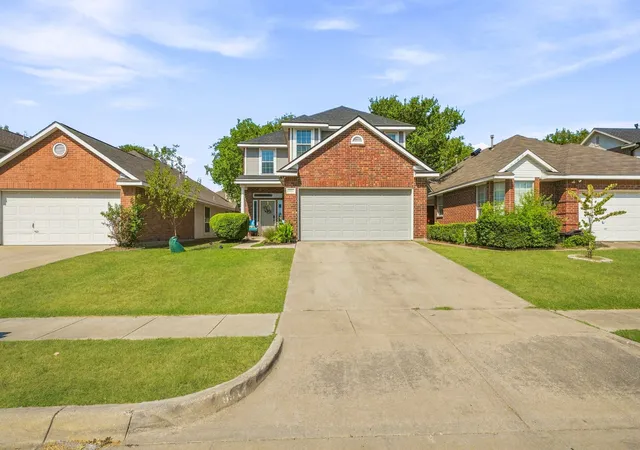 Photo 3 of Sale Pending at 6913 Chaco Trl, Fort Worth, TX 76137 | MLS# 21370591 | Listing updated on 2026-09-11