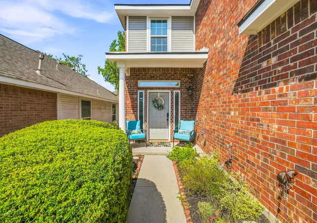 Photo 3 of Sale Pending at 6913 Chaco Trl, Fort Worth, TX 76137 | MLS# 21370591 | Listing updated on 2026-09-11